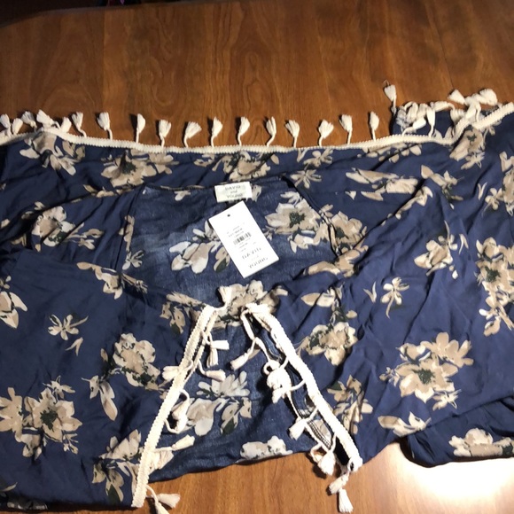 David and Young tassel floral kimono! OSFM - Picture 5 of 10